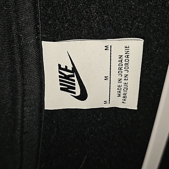 Womens medium oversized black NIKE zip up hoodie. - Picture 4 of 5